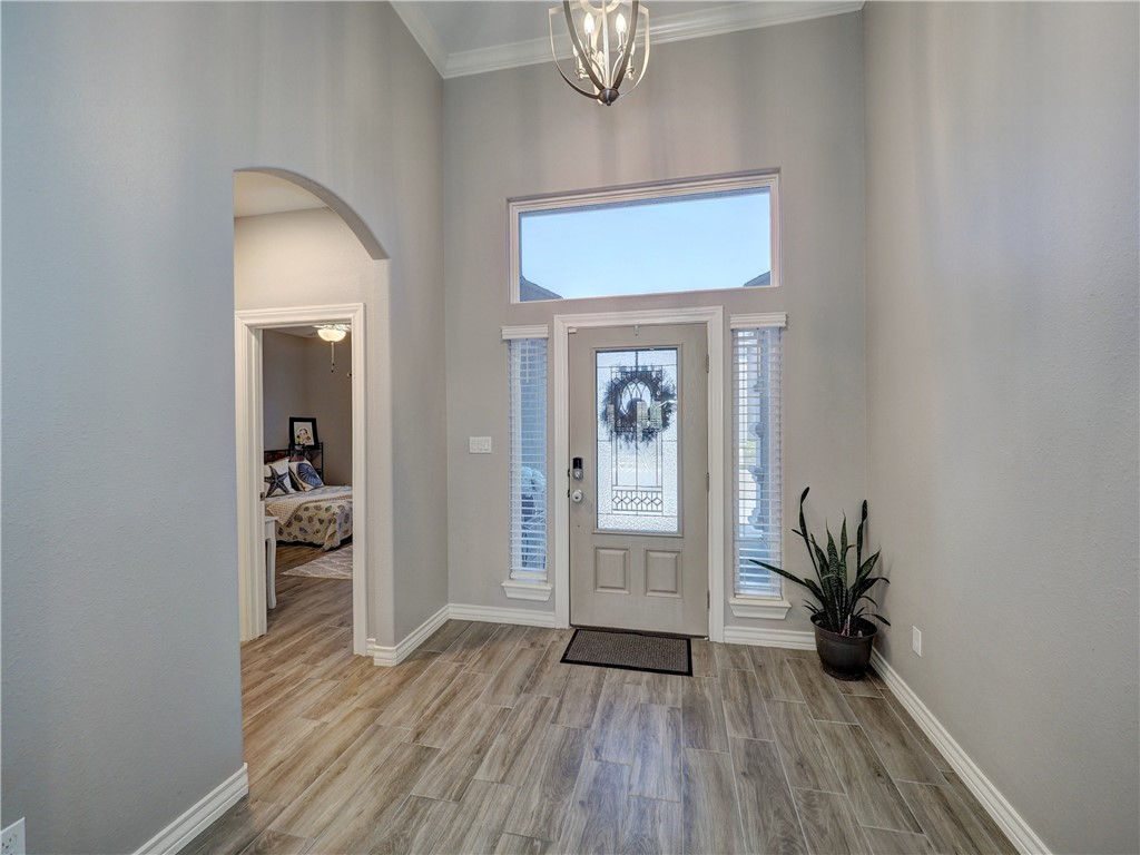 6645 Paddington Dr Property Photo 3