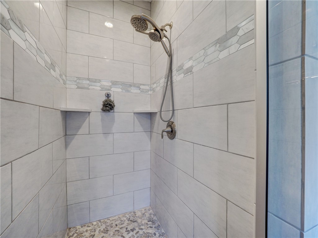 6645 Paddington Dr Property Photo 21