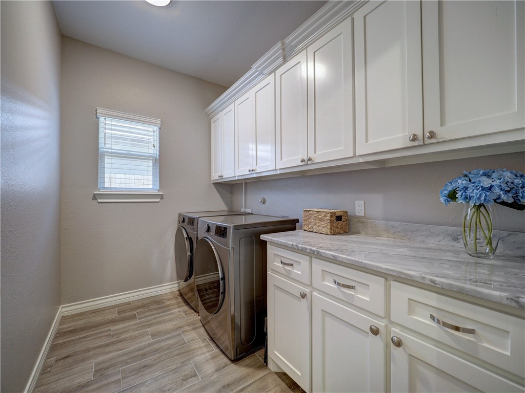 6645 Paddington Dr Property Photo 33