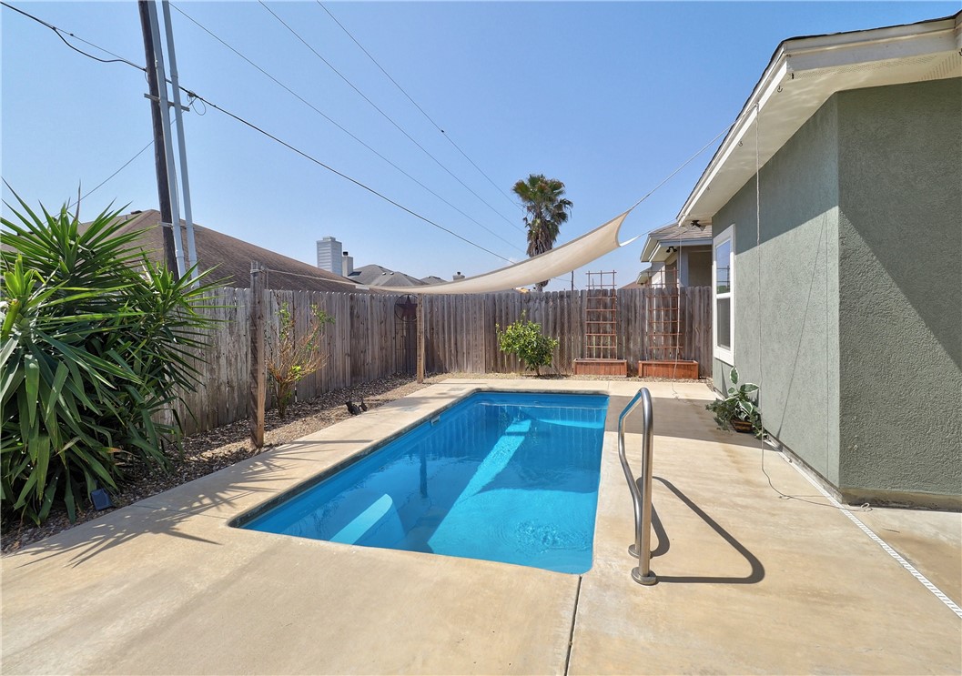6645 Paddington Dr Property Photo 36