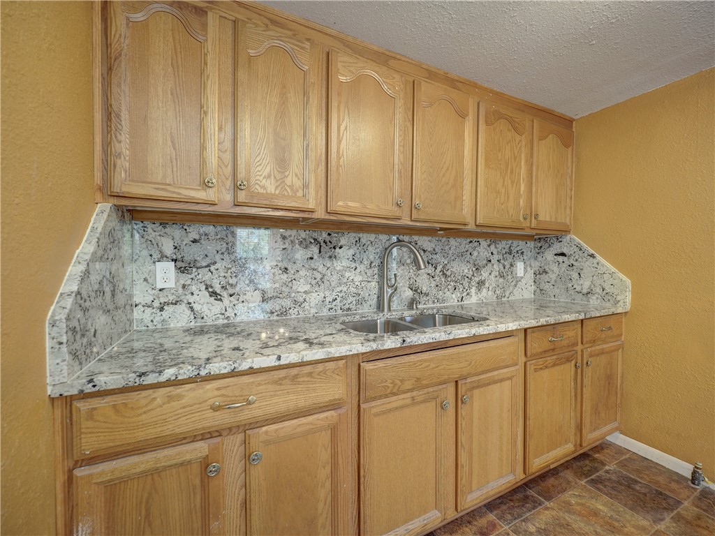 813 Martinez St Property Photo 12