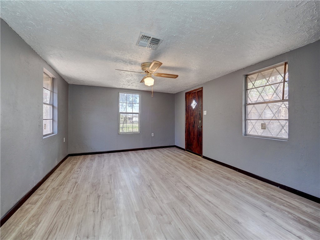 813 Martinez St Property Photo 22