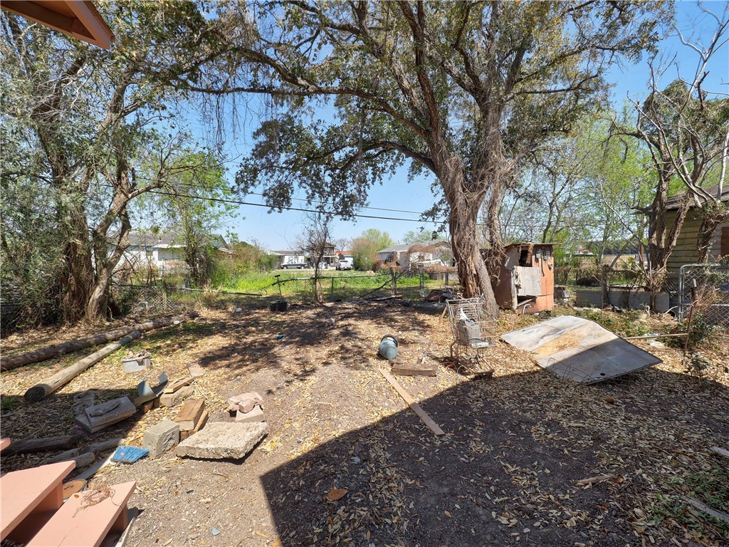 813 Martinez St Property Photo 26