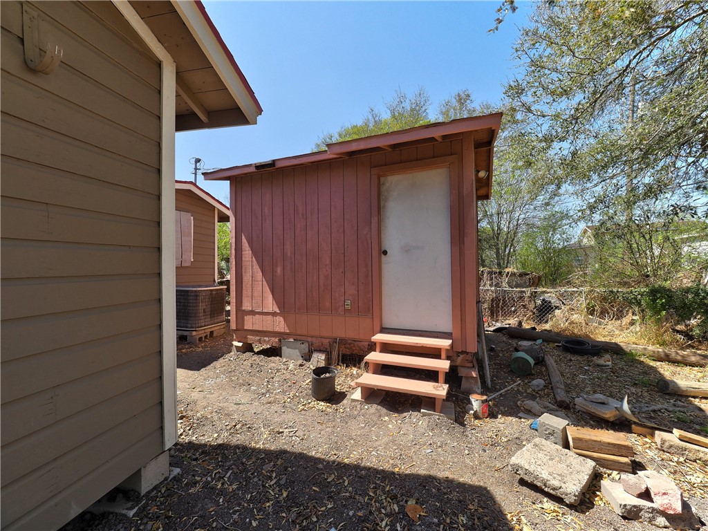 813 Martinez St Property Photo 27