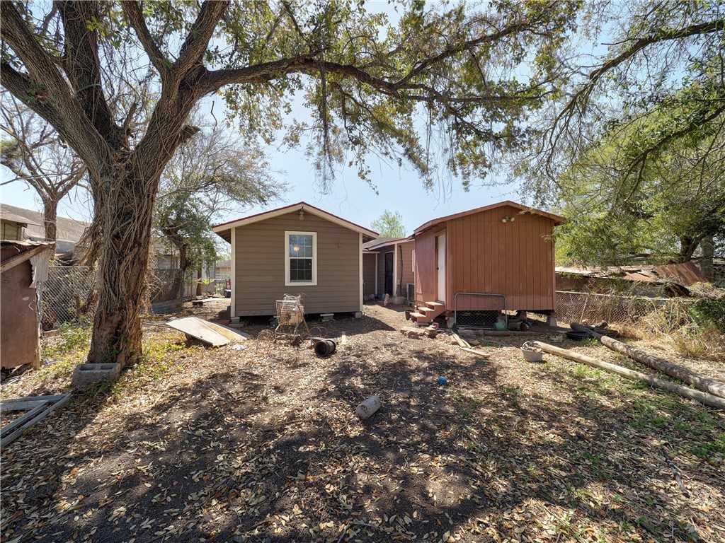 813 Martinez St Property Photo 28