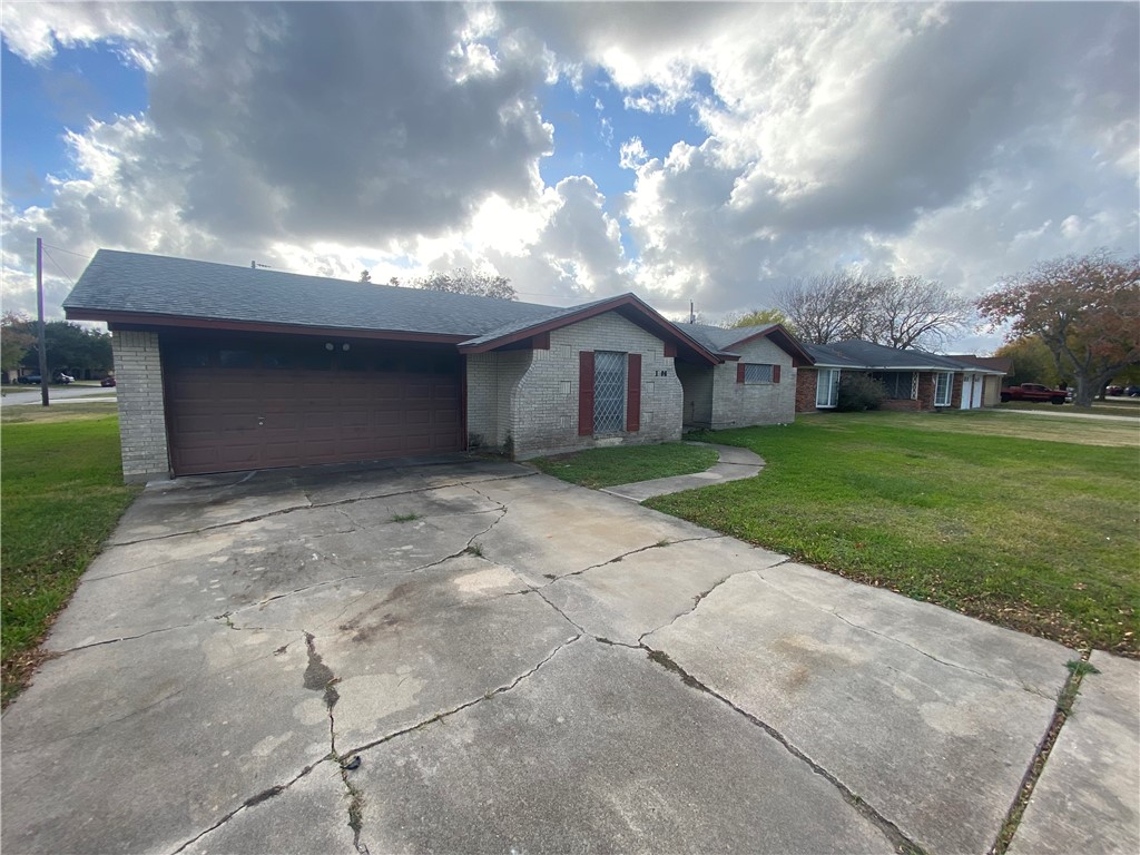 1306 Burkedale Dr Property Photo 2