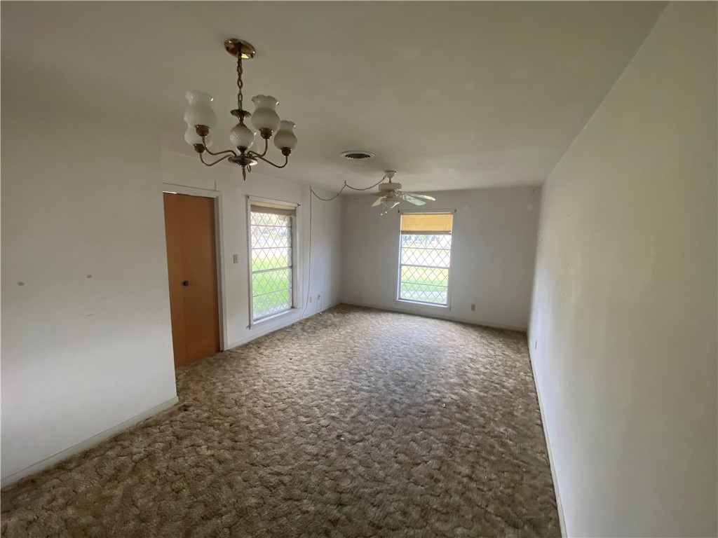 1306 Burkedale Dr Property Photo 4