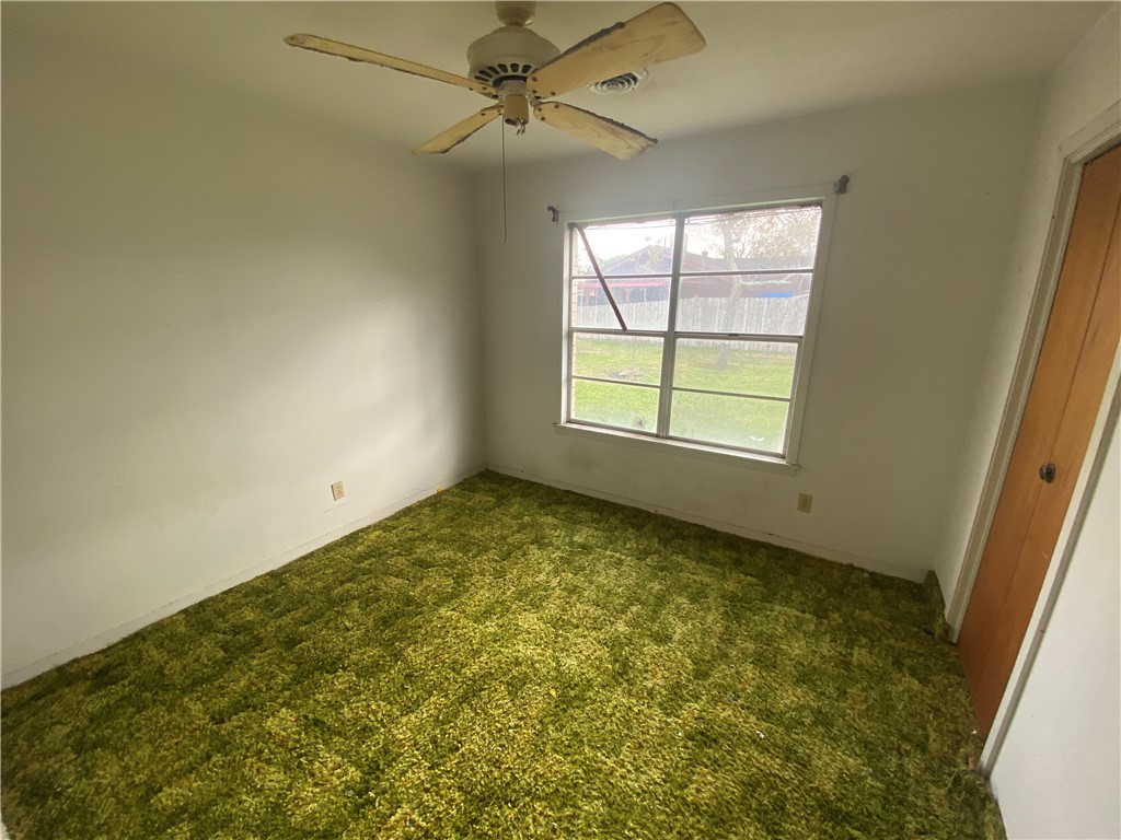 1306 Burkedale Dr Property Photo 20