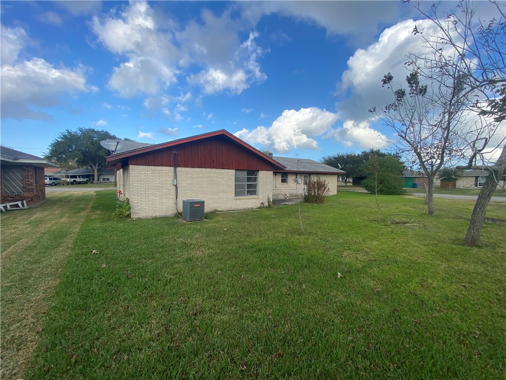 1306 Burkedale Dr Property Photo 21