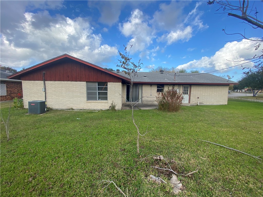 1306 Burkedale Dr Property Photo 22