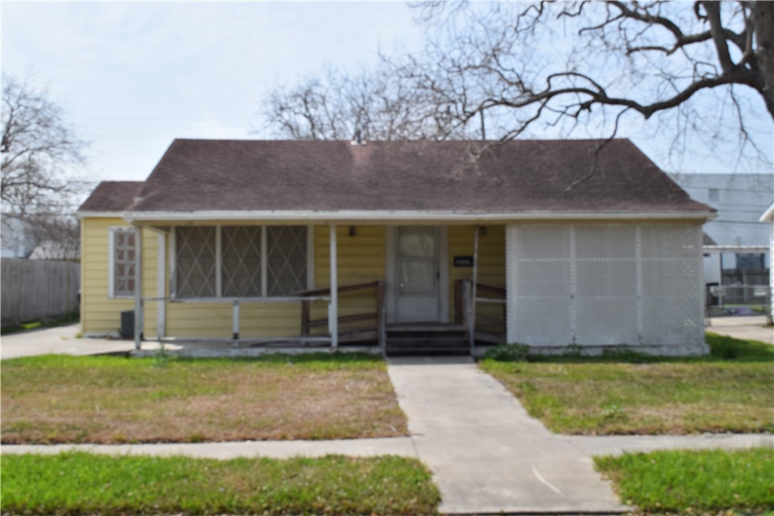 3037 Topeka St Property Photo