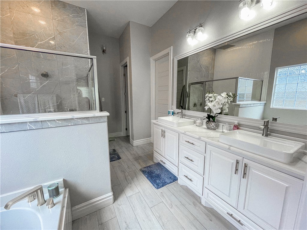 8137 Berenstain Dr Property Photo 13