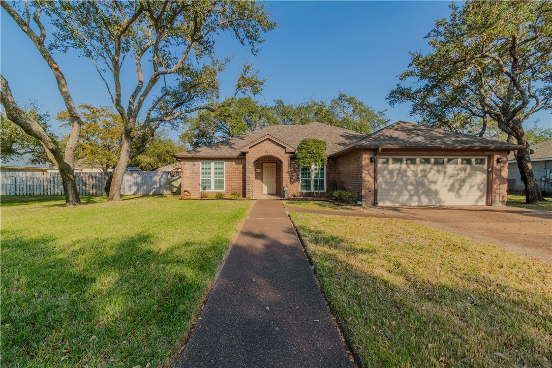 114 St Andrews Property Photo