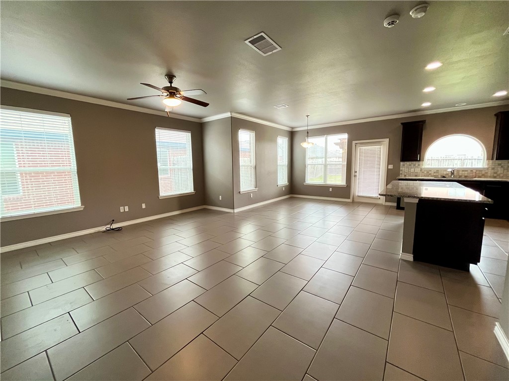 2212 Tallow Dr Property Photo 3