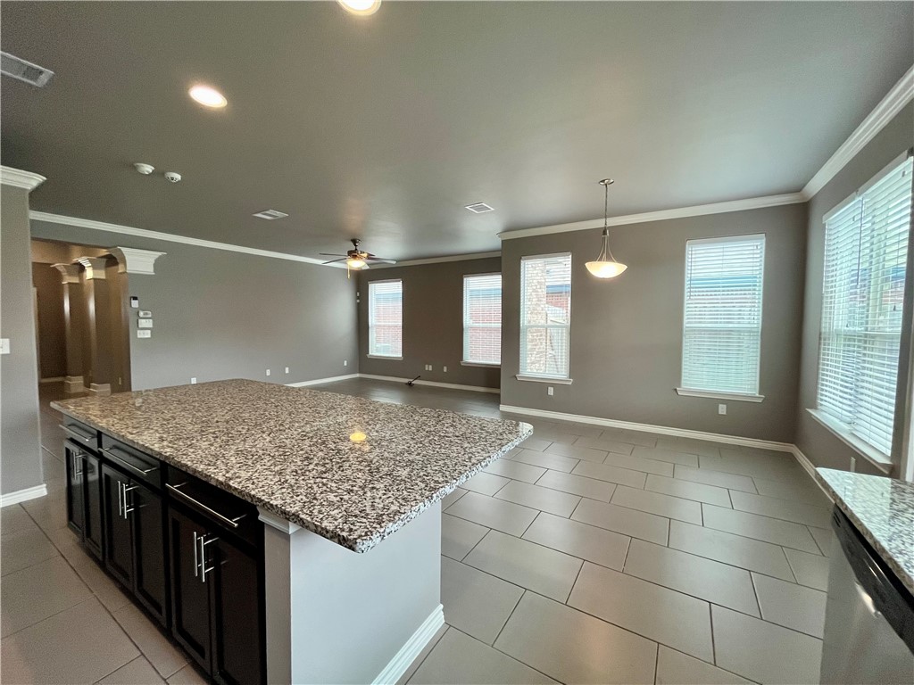2212 Tallow Dr Property Photo 7