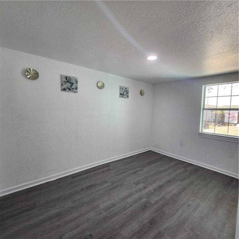 1714 Amber Dr Property Photo 21