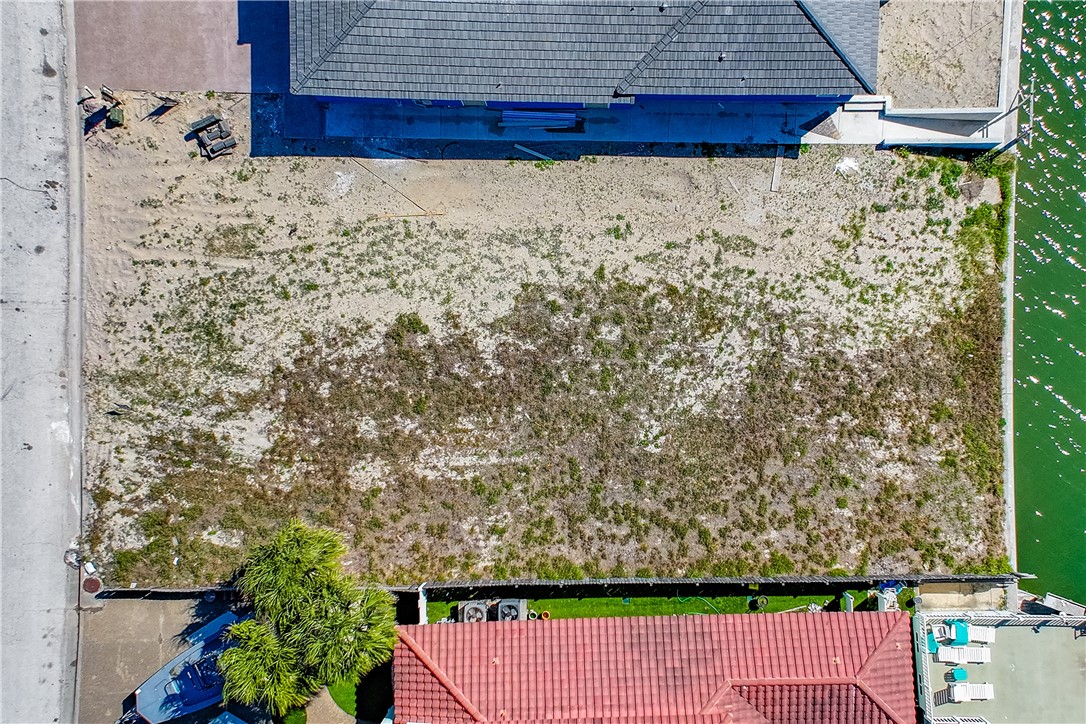 15133 Cane Harbor Blvd Property Photo 10