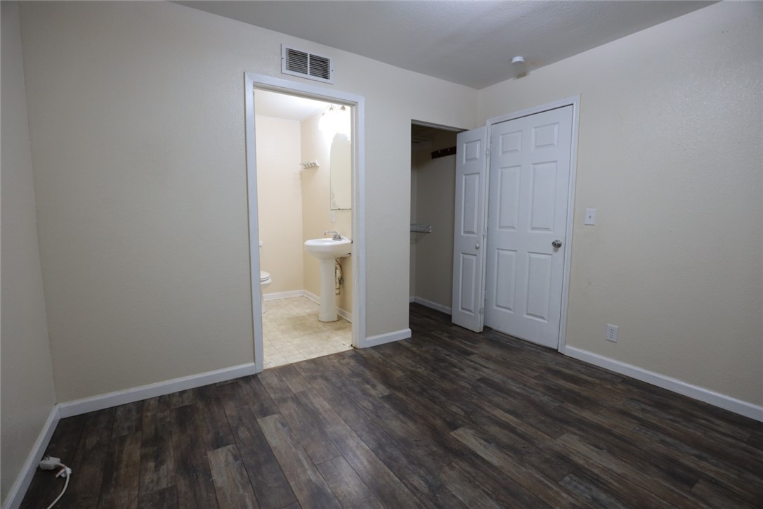 639 N Commercial St Property Photo 9