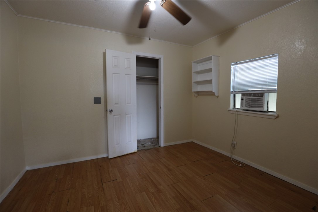 639 N Commercial St Property Photo 15
