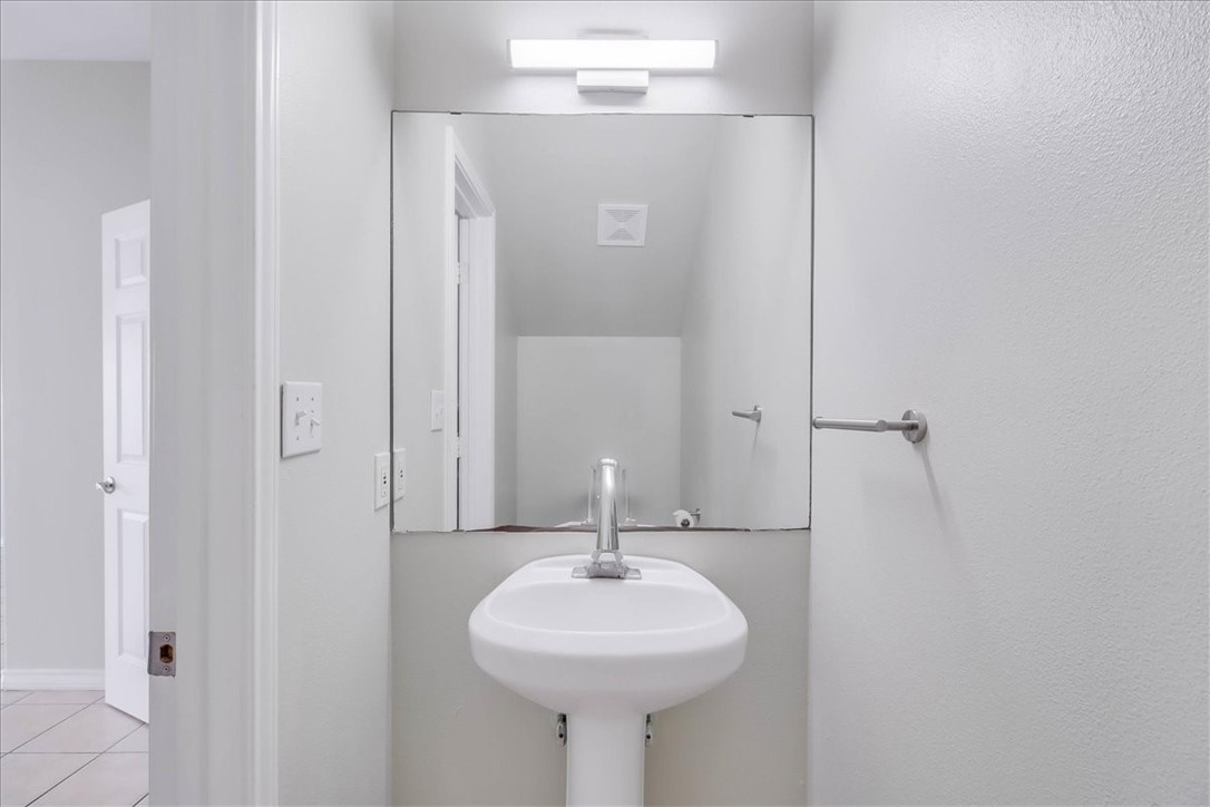 15513 Palmira Ave B Property Photo 19