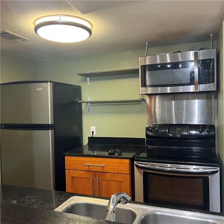 3402 Ocean Dr 10 Property Photo 4