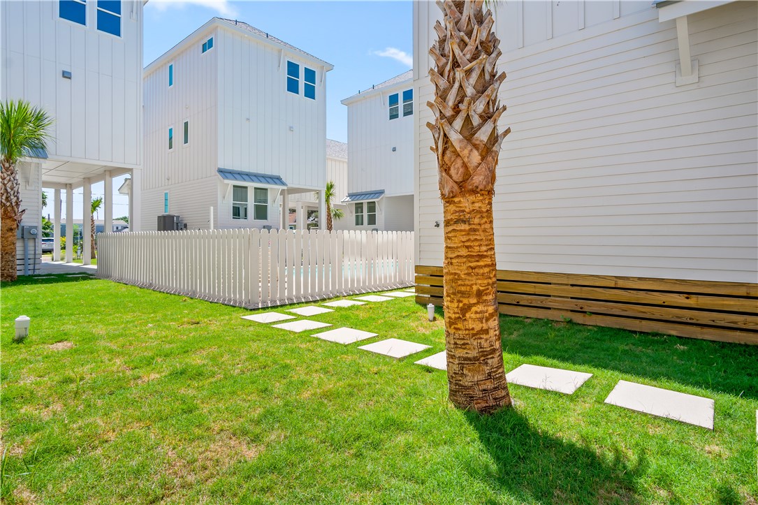 434 Oleander 9 Property Photo 2