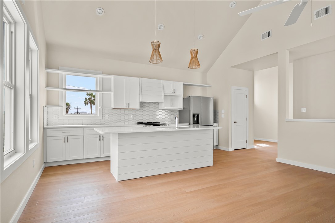 434 Oleander 9 Property Photo 19