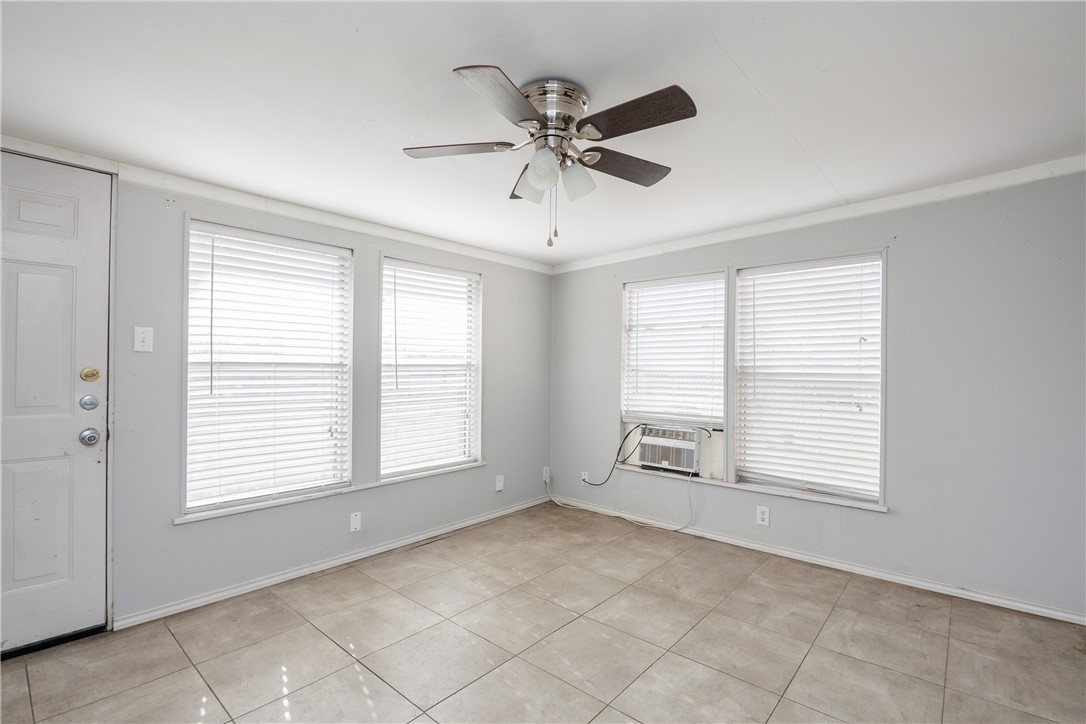 938 Dorothy Property Photo 16