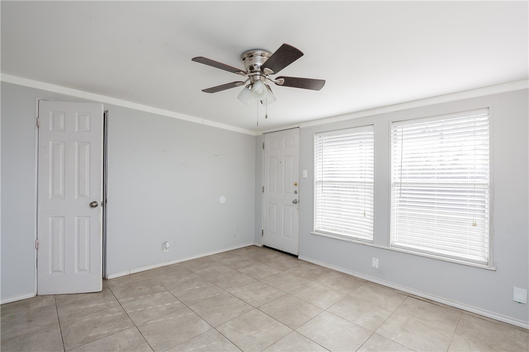 938 Dorothy Property Photo 17