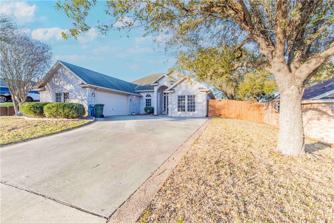15306 Guadalupe River Dr Property Photo 2