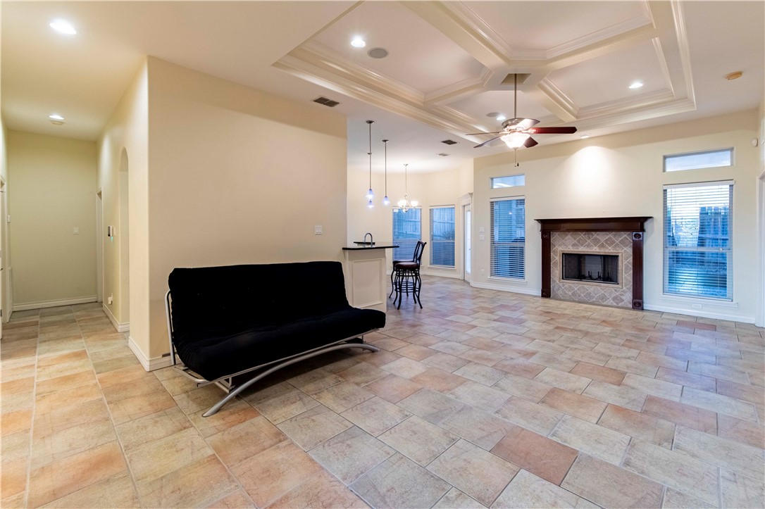 15306 Guadalupe River Dr Property Photo 5