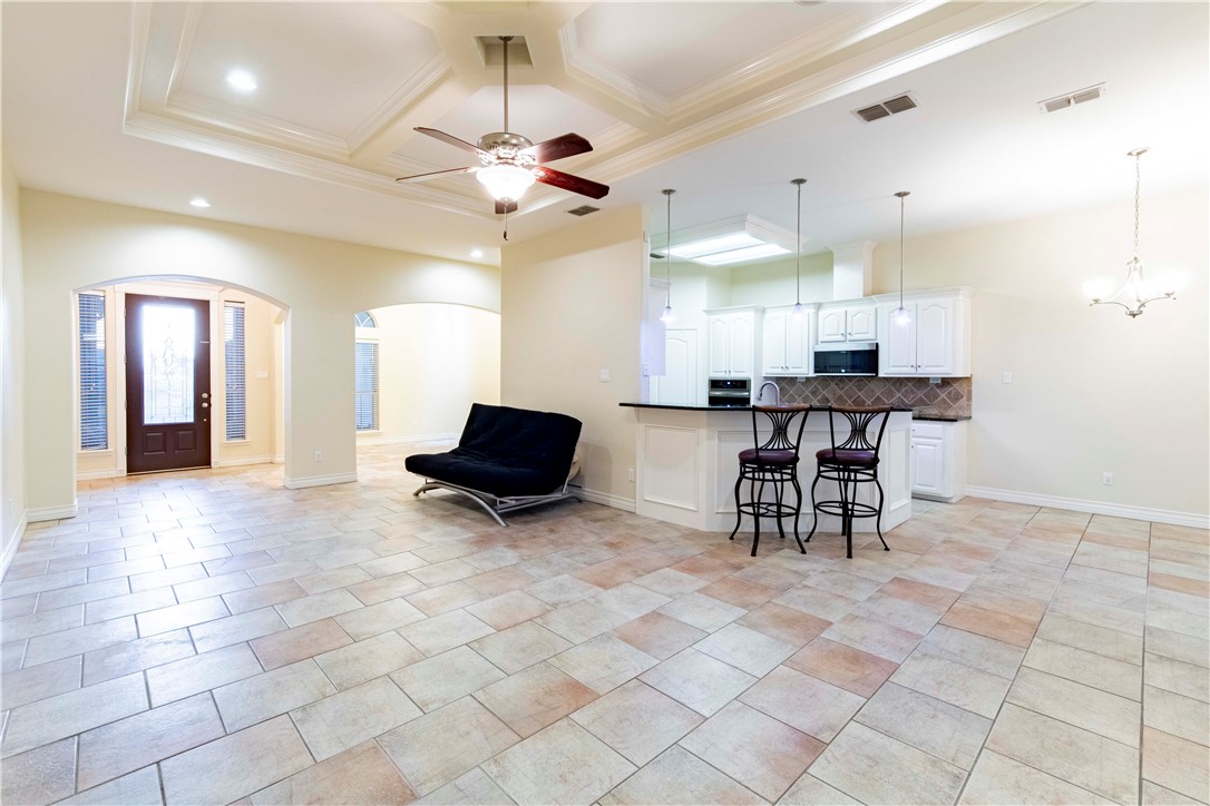 15306 Guadalupe River Dr Property Photo 6