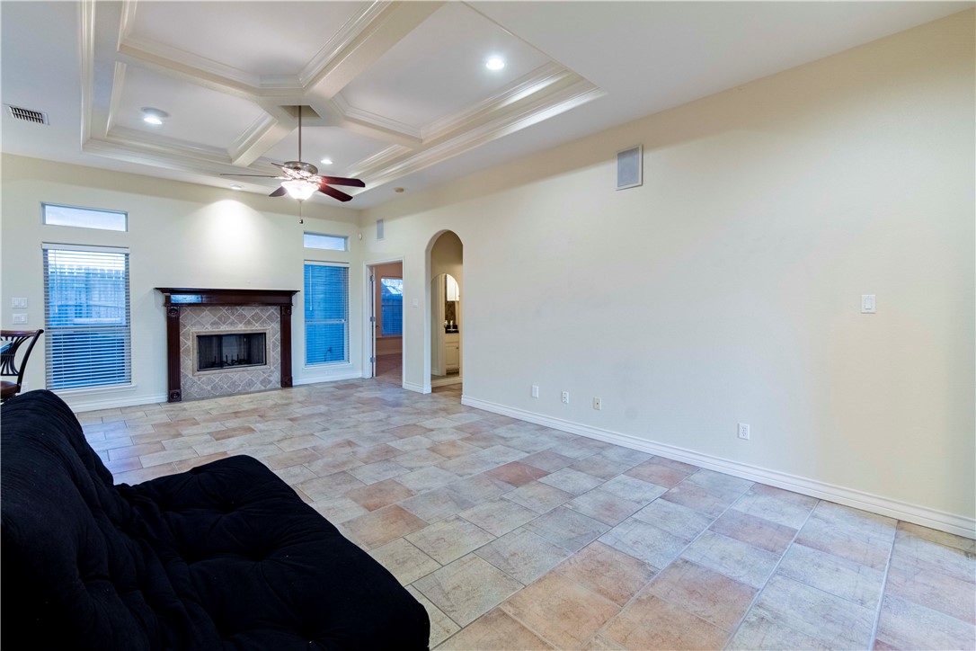 15306 Guadalupe River Dr Property Photo 7