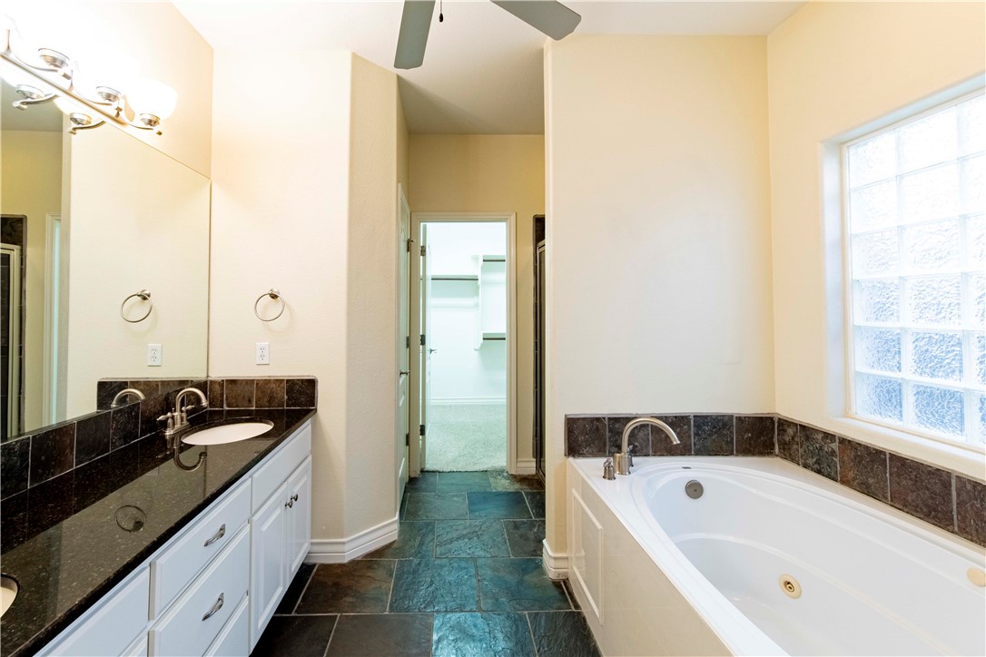 15306 Guadalupe River Dr Property Photo 17