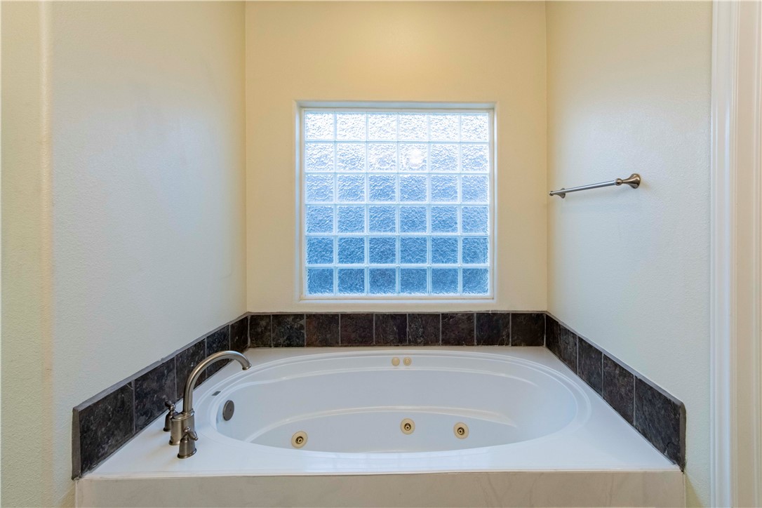 15306 Guadalupe River Dr Property Photo 18