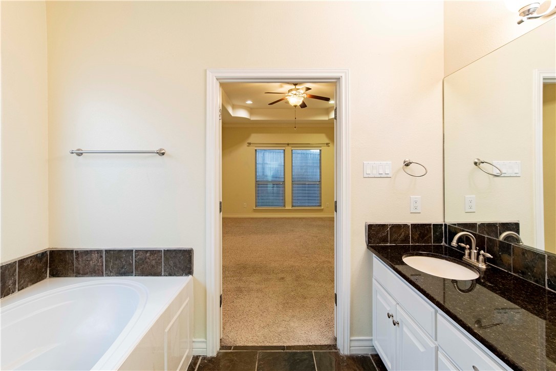 15306 Guadalupe River Dr Property Photo 20