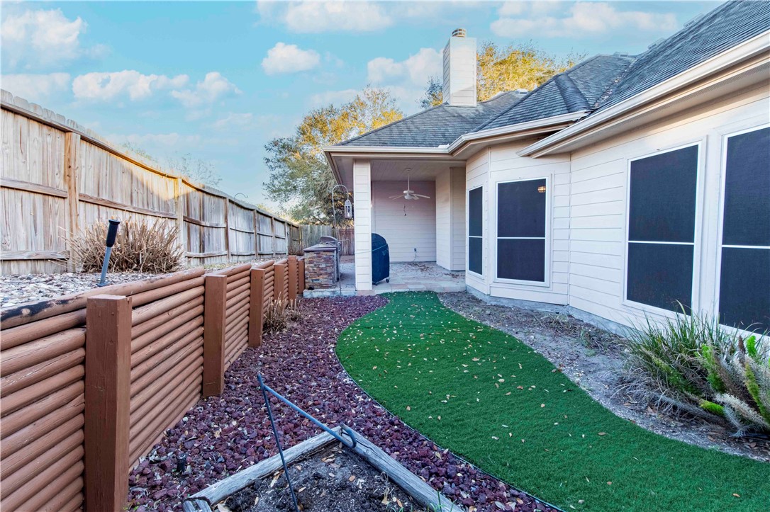 15306 Guadalupe River Dr Property Photo 38