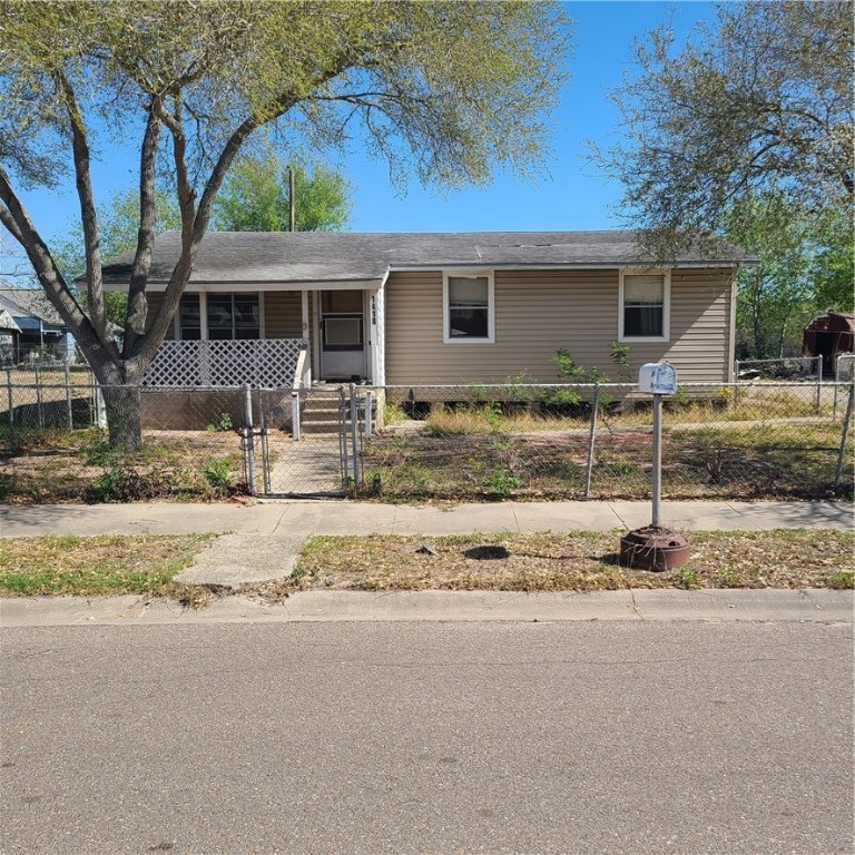 1418 Gavilan St Property Photo