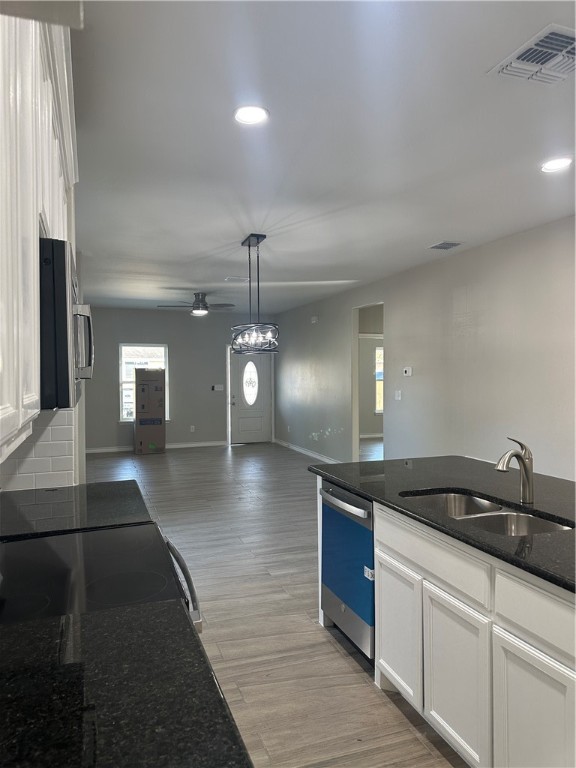 2905 Eisenhower St Property Photo 4