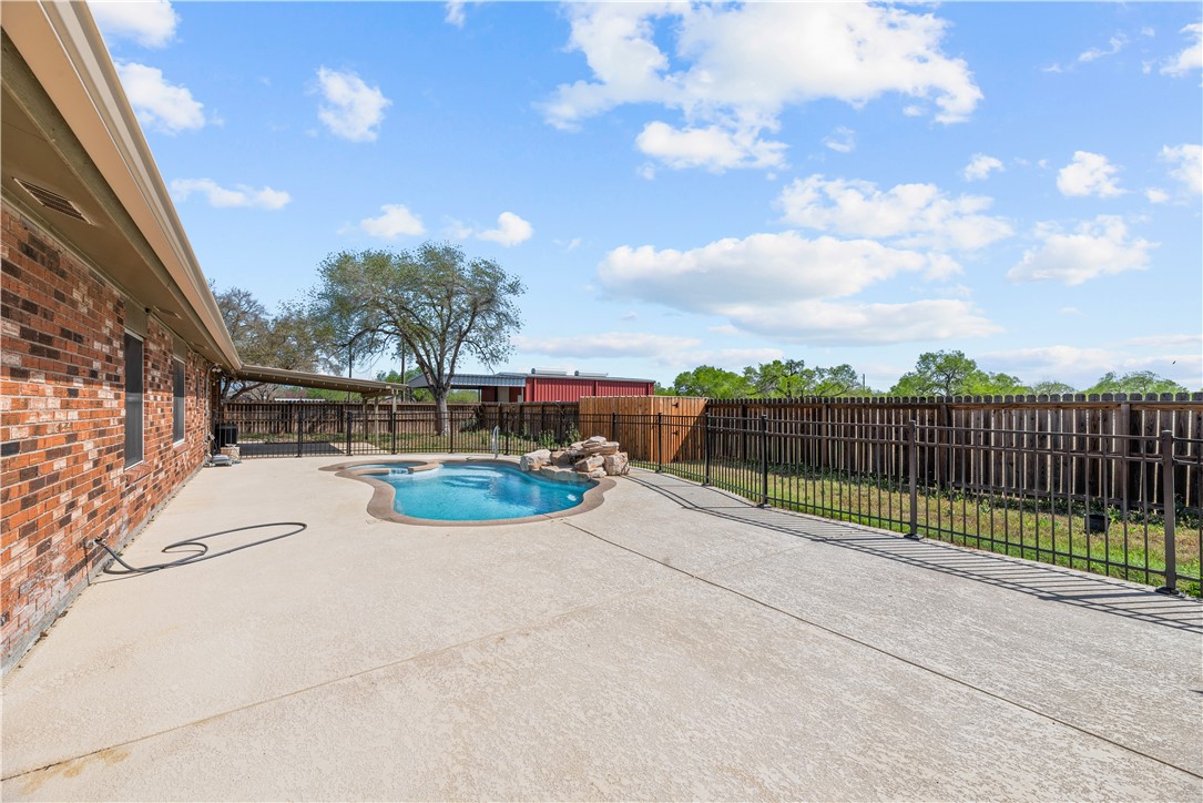 5498 Sunset Trai Property Photo 9
