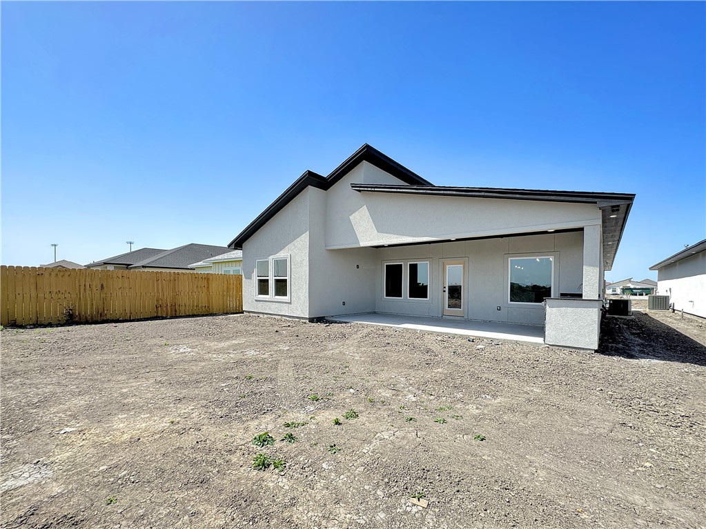 6226 Sadie St Property Photo 22