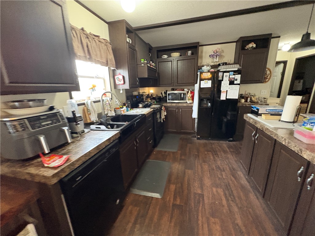802 1st St Property Photo 19