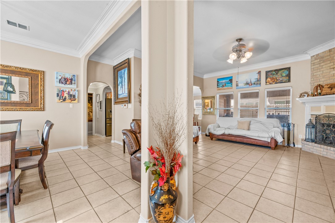 15525 Escapade St Property Photo 3
