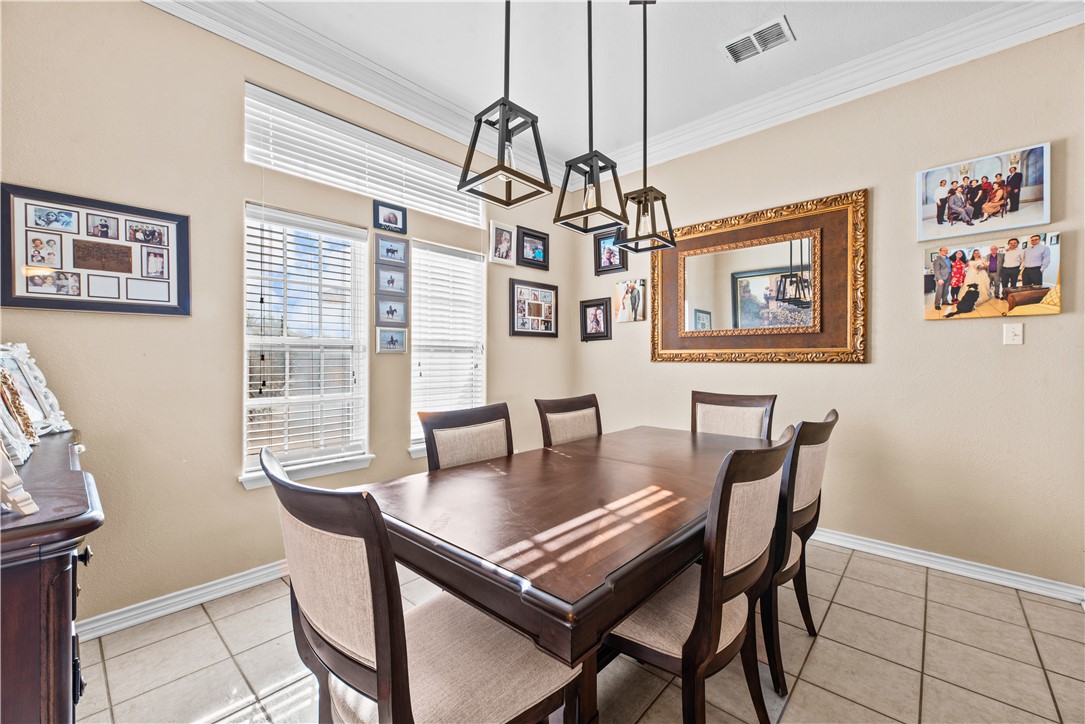 15525 Escapade St Property Photo 4