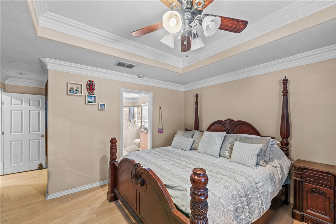15525 Escapade St Property Photo 9