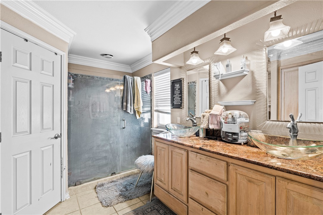 15525 Escapade St Property Photo 11