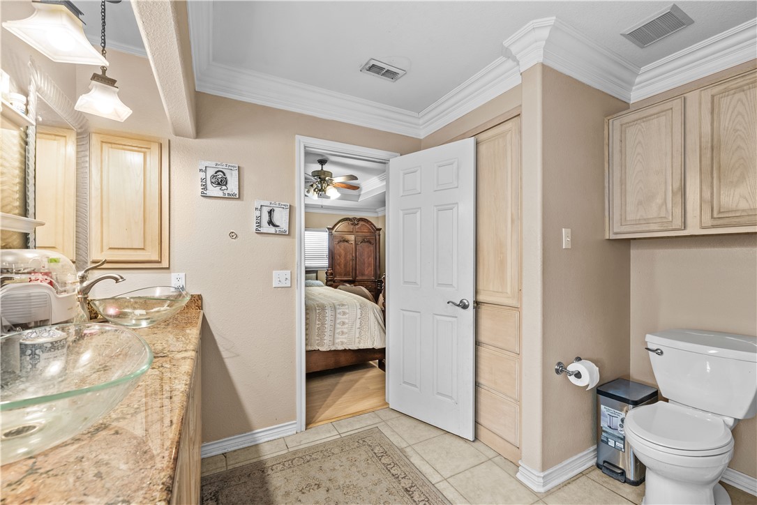 15525 Escapade St Property Photo 12