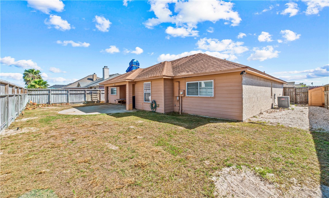 15525 Escapade St Property Photo 18