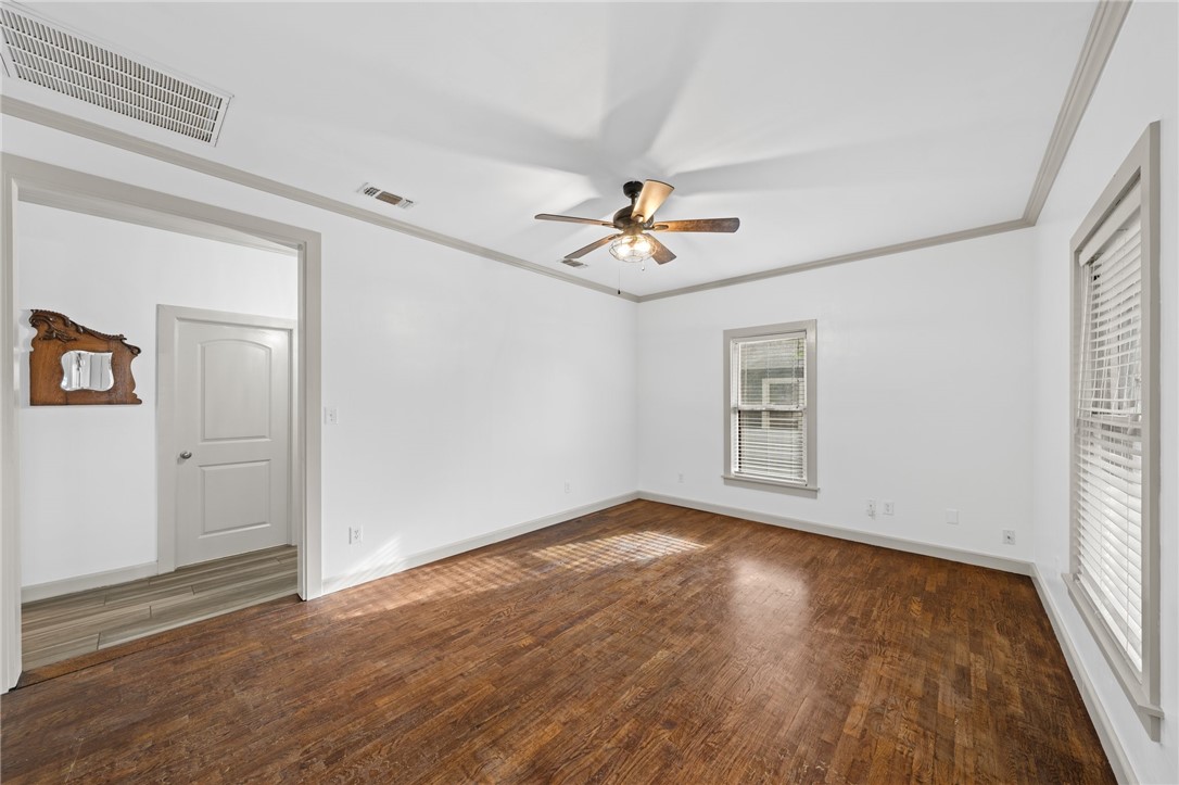 823 Robinson Ave Property Photo 12