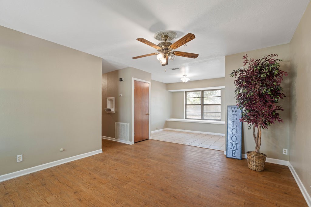 811 W I Ave Property Photo 2